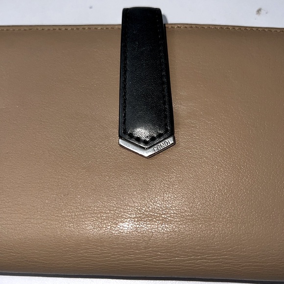 Fendi Beige/Black Leather Flap Continental Wallet - Picture 4 of 16